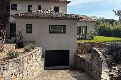 Image de Villa Médusa. À 15 mn de St Tropez, des plages. Grimaud village à 5 mn à pieds