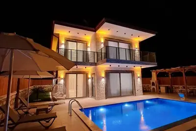 Image de VİLLA Pinar 3 Yatakli 6 KİŞİLİK KAPASİTESİTELİ DENİZE 700 mt Merkeze 1 Km