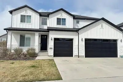 Image de Spacious and comfortable 5-bedroom house in charming Vineyard Area!