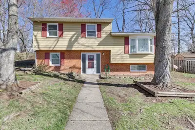 Image de 4 Mi to Northwest Stadium: Inviting Home!