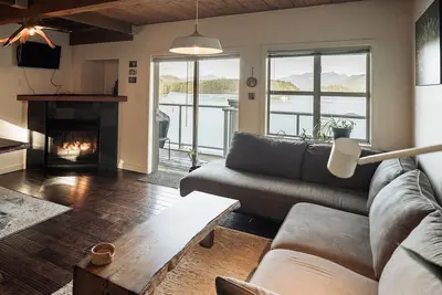 Image de Island Vista - Waterfront Condo