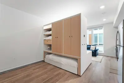 Image de Modern Downtown Getaway - Steps from Attractions!