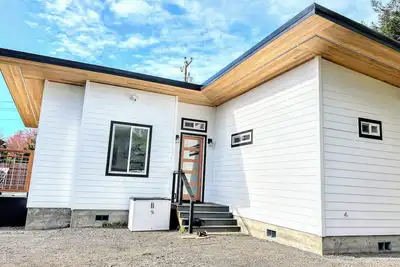 Image de Luxury Oasis in Bayside-Private, Brand New