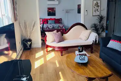 Image de Charming, Peaceful Waterfront \n2-bedroom condo overlooking the Hudson River