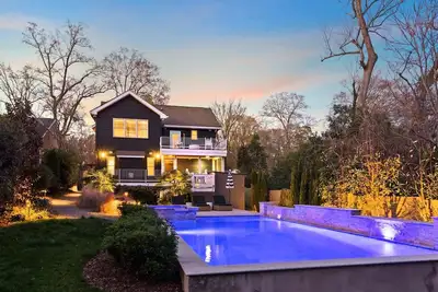 Image de Luxury Charlotte Home with Stunning Pool & Hot Tub & Waterfalls