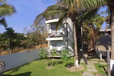 Image de Playa Bruja Zicatela Apt. 2, Beach Front, Kitchen, Ac, Starlink, Pool & More