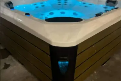 Image de 4-bedroom house with Jacuzzi and backyard