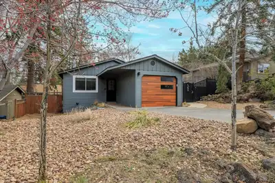 Image de Cozy 3br Retreat in Midtown Bend