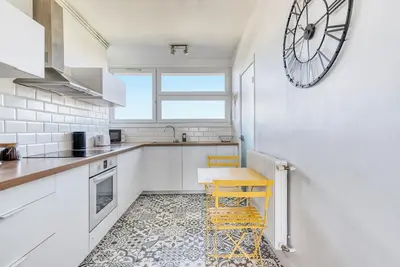 Image de Le Super 8 – Parking Gratuit, Balcon, 100m², Wi-Fi