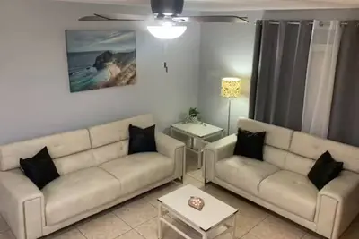 Image de Charming Entire Deltona Duplex B