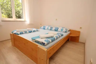 Image de Appartement de deux chambres avec la terrasse Baska, Krk (A-24184-c)