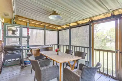 Image de 6 Mi to Ellen Trout Zoo: Family Home w/ Yard!