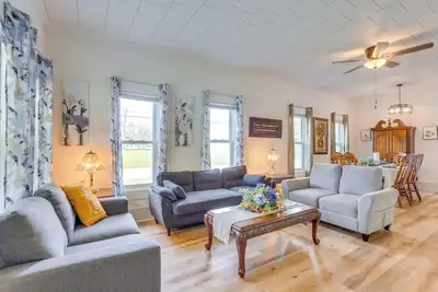 Image de Half-Mi to Dtwn Lufkin: Charming & Spacious Home!