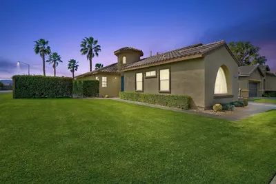 Image de Tropical Retreat on the Way in Coachella