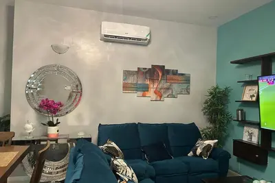 Image de Charming 2-bedroom apartment with pool, Ac, parking and WiFi in Kingston