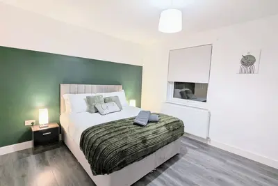 Image de Spacious 4 Bed / Sleeps 8