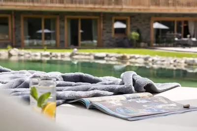 Image de Joli chalet à Wölting avec étang de baignade naturel