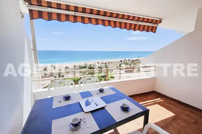 Image de Appartement face mer dans rĂ©sidence avec commerce. Une chambre, Piscine, Ascenseur. Parking privĂ©Â