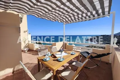 Image de Superbe vue mer pour cet appartement climatisé avec piscine 2 chambres Tv Satellite français. Parking privé, Wifi