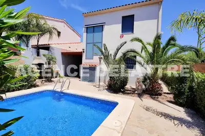 Image de Villa avec piscine privée, 3 chambres, 2 salles de bain