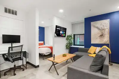 Image de CozySuites Stunning 1br in Downtown Pitts #4