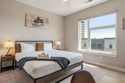 Image de CozySuites - Penrose On Mass with pool and parking #5