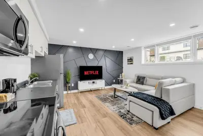 Image de Your Comfort Spot in Niagara |Mins away from Falls