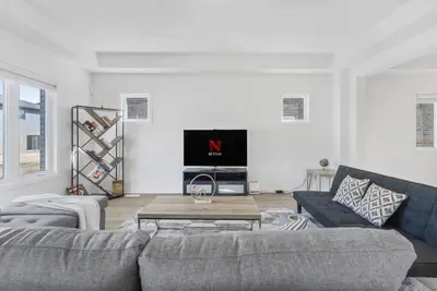 Image de Luxury New Home By Niagara Fall