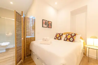 Image de Élégance et confort au coeur de Chamberí: appartement de style unique