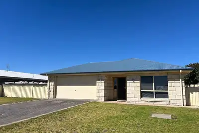 Image de Dean's on McQueen - WiFi, Pet Friendly Outside