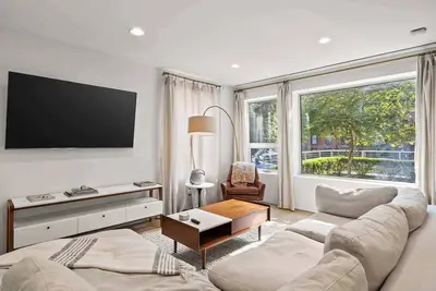 Image de Clinton Grove by Rove Travel | 2br Modern Apt