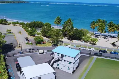 Image de Fully Renovated Beachfront 2-Bedroom Unit 3 | 1 Bath | Prime Dorado Location