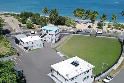 Image de Fully Renovated, Beachside with Oceanview 1 Bedroom Unit 5