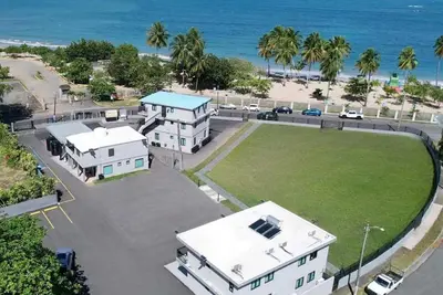 Image de Fully Renovated, Beachside with Oceanview 1 Bedroom Unit 7