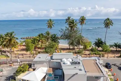 Beachfront Complex 8br/8bth Priv. Pool & Roof Terr