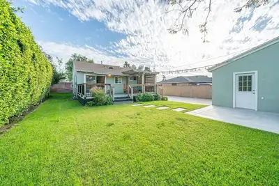 Image de 20% Off Monthly - Charming Home & Backyard Oasis