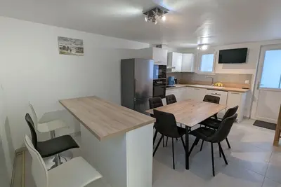 Image de Gîte convivial avec climatisation, 4 chambres, terrasse, parking - 6 pers.