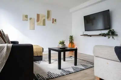 Image de Work & Relax! Cozy Flat close to Ao Arena \/ Contractor Apartment w\/Free Parking