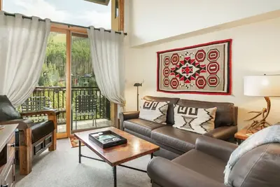 Image de Comfortable 3br Lionshead Village condo at Antlers w/ pool, hot tub & views!