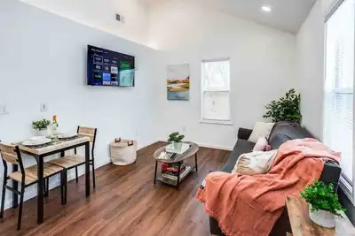{Lovely Casita w/ King Bed mins Dtwn}