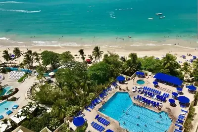 Image de Steps from the Beach - Dining & Nightlife Nearby