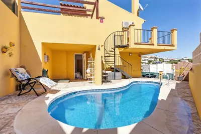 Image de Stunning Townhouse w/pool by Costarentals - Ref 11