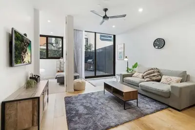 Image de Stylish One Bd Hideaway in Essendon