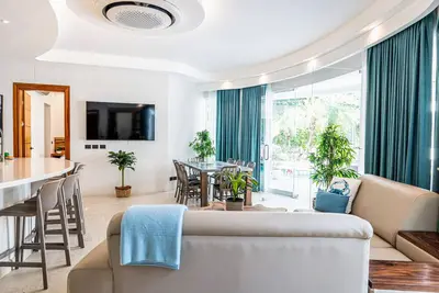 Charming condo with pool, patio, balcony, central Ac & fully equipped kitchen