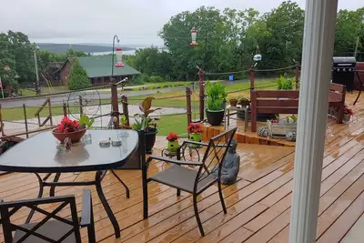 Image de Relax and enjoy this beautiful 3 Bed, 2 Bath home on Oklahoma’s Lake Tenkiller.