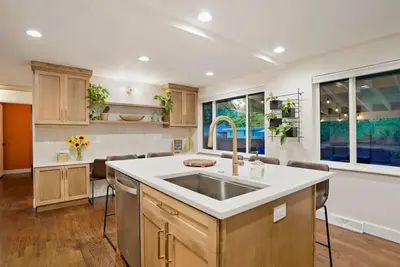 Image de Brand New Co Classic-Fire Pit/2 Kings/Pet Friendly