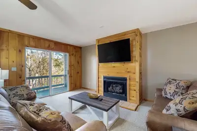 Image de Beautiful townhouse w private balcony, mountain view & shared pool