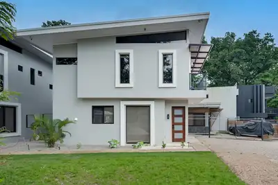 Image de Cozy condo with shared community pool, private washer/dryer, and WiFI