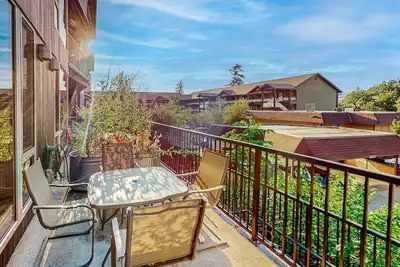 Image de Stunning corner condo with shared pool and hot tub, Ac, patio, & W/D