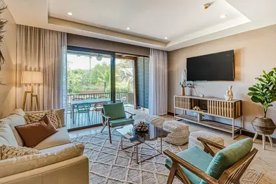 Stunning Coastal Oasis Near the Beach W/ Shared Pool, Furnished Balcony & WiFi